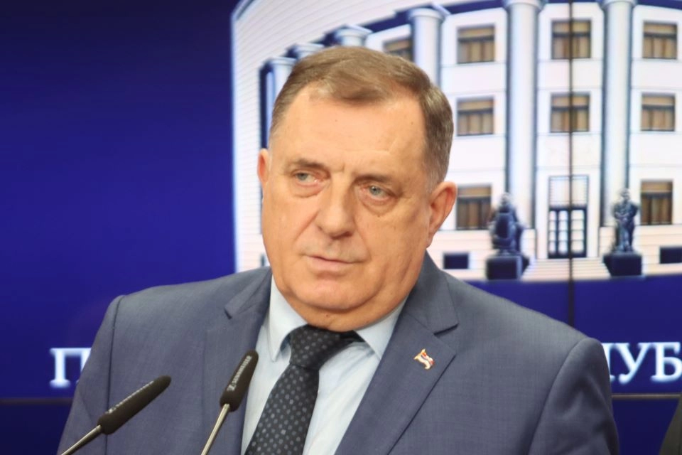 Dodik odgovorio Konakoviću: Možda sam ja pred "lažnim sudom", ali ti se Dino pazi suda naroda